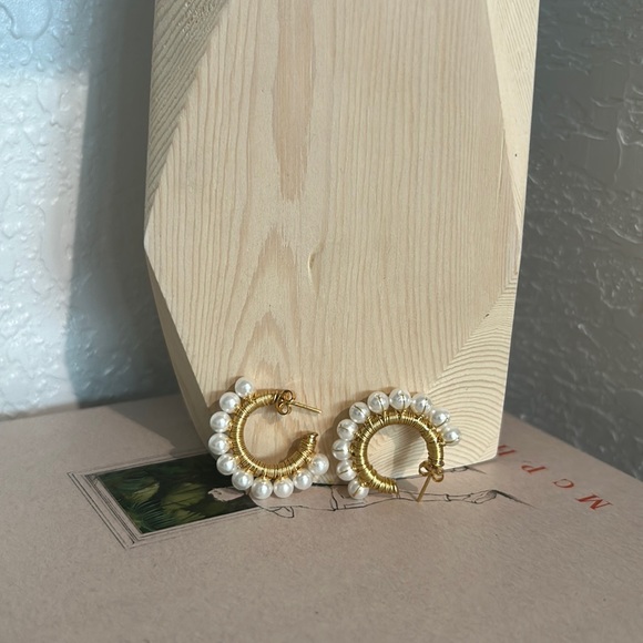 Handmade Freshwater Pearl Earrings - Picture 1 of 2